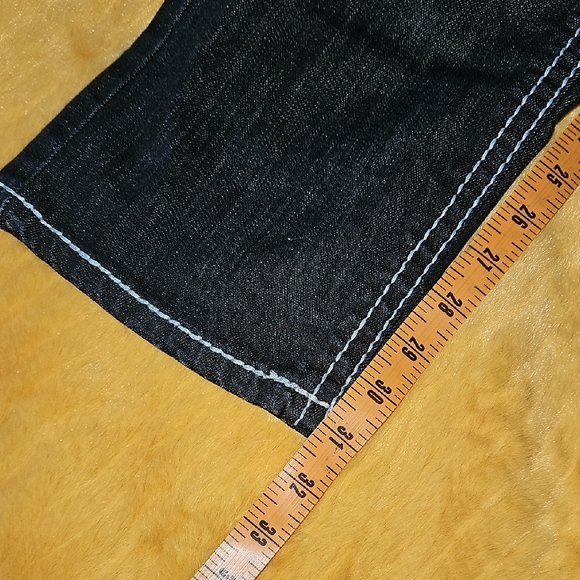 Stylish Jeans for Women - Picture 7 of 8